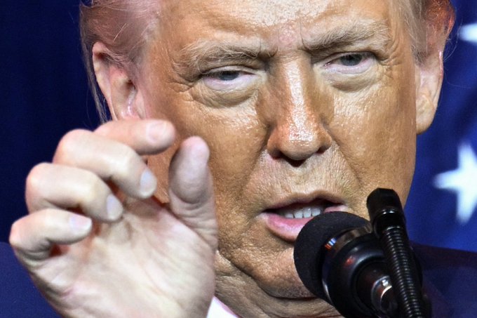 What has this madman done to the United States! Americans, what are you waiting for? Are you waiting for them to come and kill you?