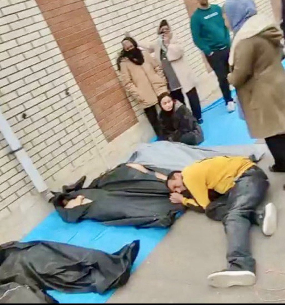 🇮🇷 ¡ESCÁNDALO MORTAL EN IRÁN! La Agencia de Noticias de Activistas de Derechos Humanos (HRANA) CONFIRMA 544 MUERTES en las protestas y investiga OTROS 579 CASOS SOSPECHOSOS. ¡La represión no para, el mundo debe actuar YA! - Fuente: Sky News.