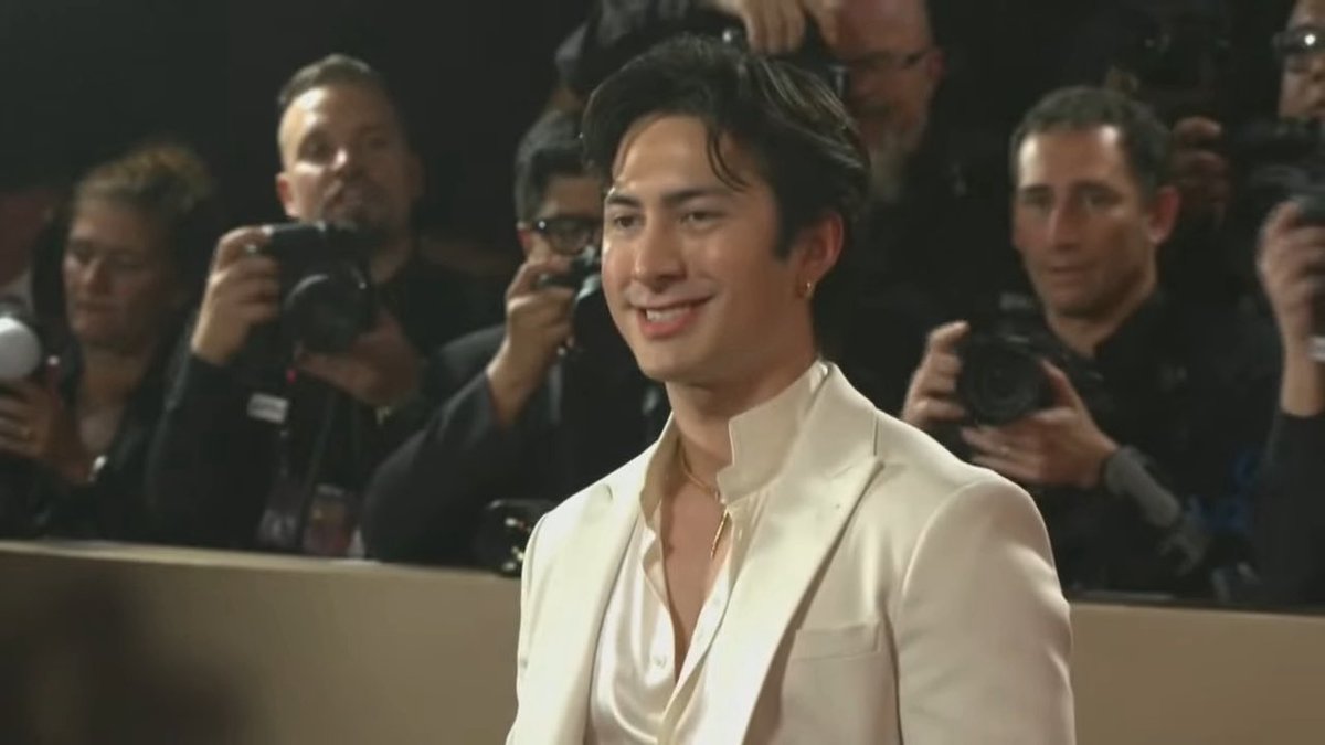 FilmUpdates's tweet image. Hudson Williams has arrived at the 2026 Golden Globes