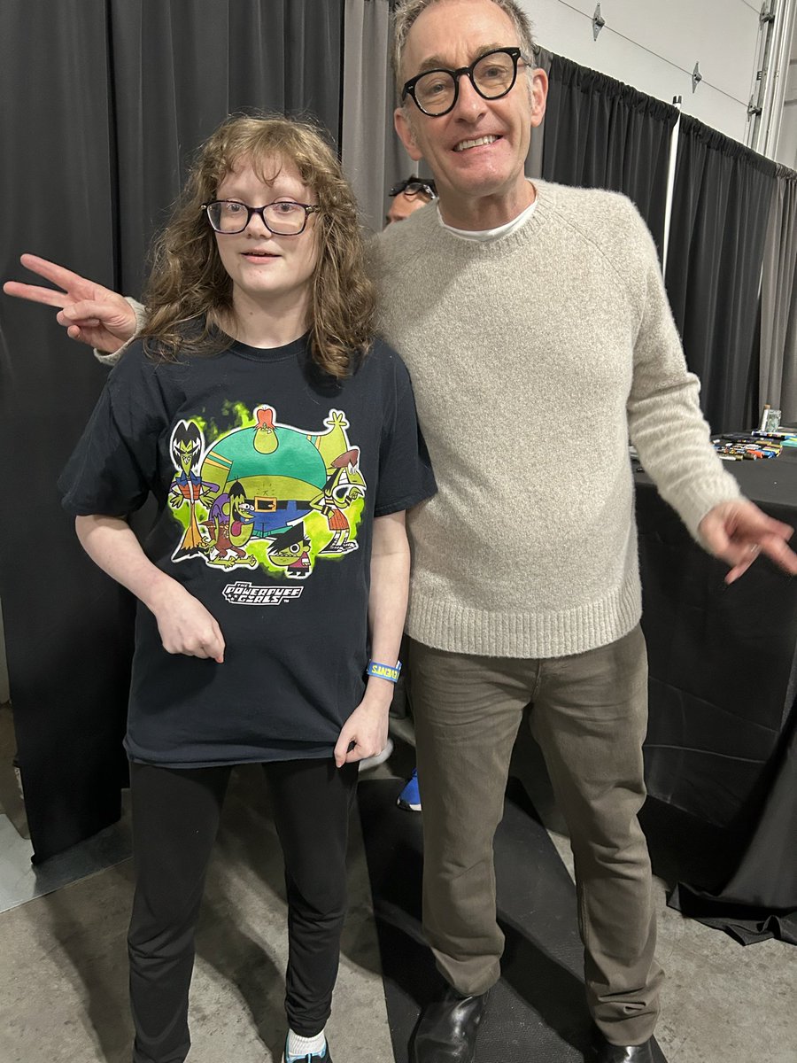 Sportmascotfan's tweet image. Guys, I did it…. I got to meet Tom Kenny and gave him my drawings of snake and lil Arturo!!! #gtwt #Gangreengang #gangreengang
