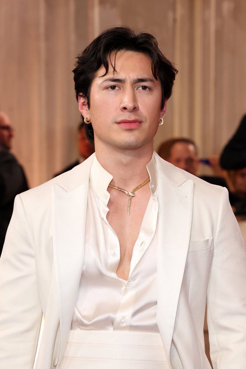 the necklace and earrings oh YES PLEASE