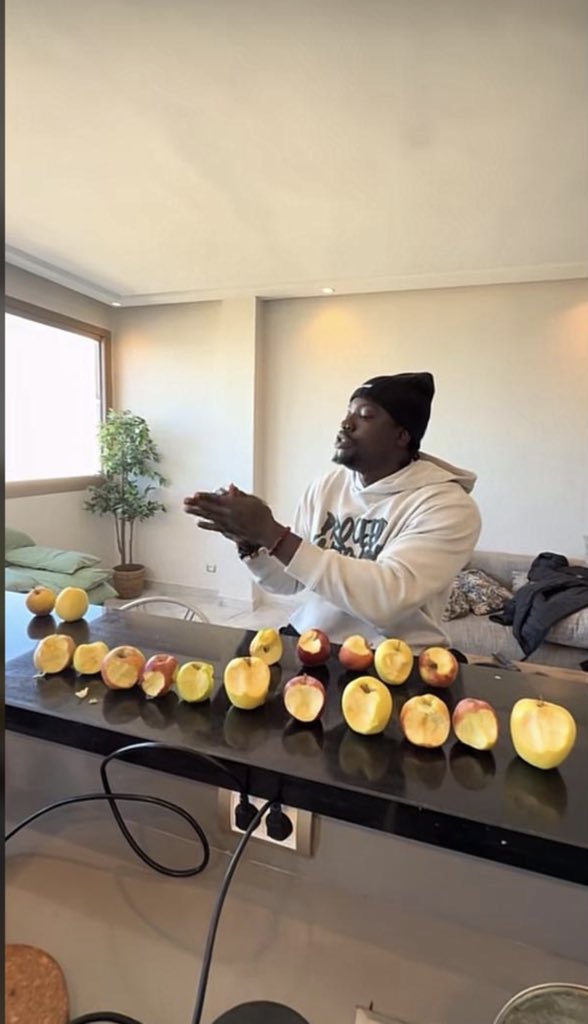 Can’t get over this pictures 😂😅😅