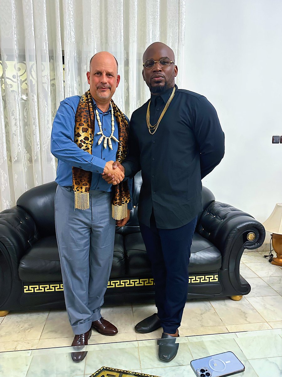 rostou's tweet photo. Toujours un plaisir de vous recevoir à la maison Mr l’Ambassadeur des Etats Unis 🇺🇸🇨🇲 https://t.co/PRqTU0Ajdf