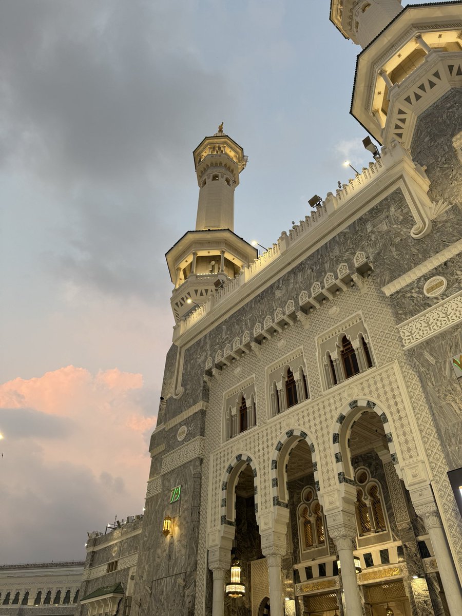 hals_xo's tweet image. golden hour in the haram &amp;lt;3