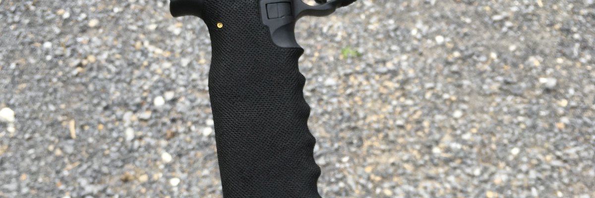 TheBattlecock's tweet photo. Tap to stretch the Glock