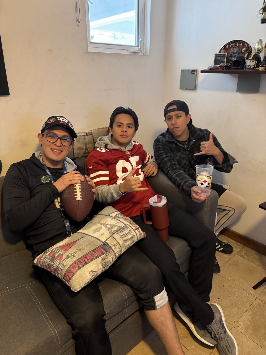 Jorge01083160's tweet photo. Go 49ers!
#foximpactonfl #49ers 
#gogators
Saludos Pepillo https://t.co/aU2gw556f7