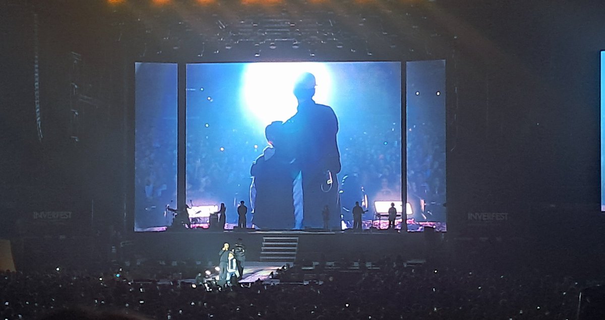 Qué montaña rusa de emociones ha sido el concierto de Abraham Mateo.  Un artista único de los pies a la cabeza. Literal voló, emocionó, sirvió y devoró
#AM20AñosDespues