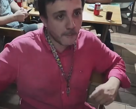 Boa noite <a href="/JoaoCampos/">João Campos</a> ,

Meu amigo que está perdido em Pernambuco, ficou em octogésimo nono lugar no concurso da prefeitura.

Porém, ele acaba de revelar que é PCD. Poderia nos ajudar prefeito?
Ele é um garoto esforçado.