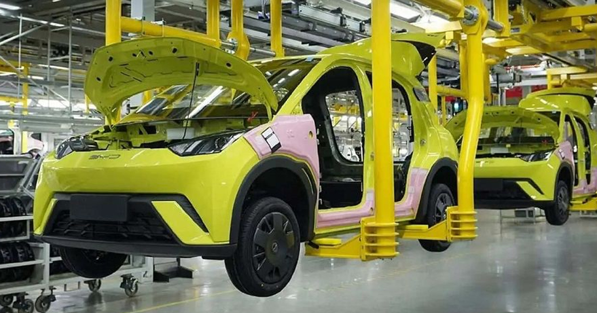 ovaciones's tweet image. 📉 Producción y exportación de vehículos bajan ligeramente en 2025, pero la AMIA asegura que el sector mantiene estabilidad histórica. 

#IndustriaAutomotriz  #AMIA   

▶️n9.cl/kddrf