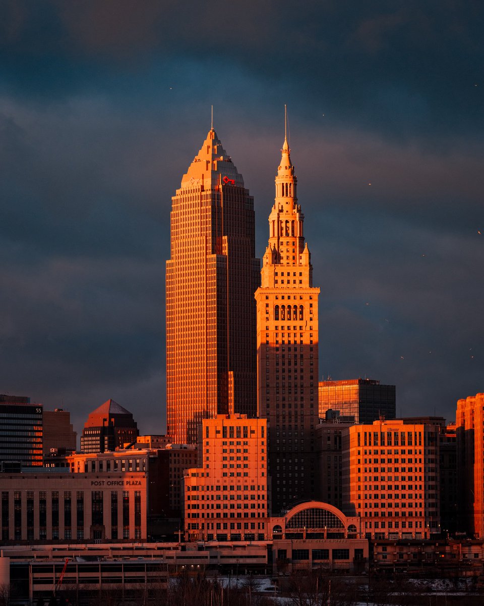 GabeWasylko's tweet image. Sunday Night Sunset Glow in Cleveland, Ohio
