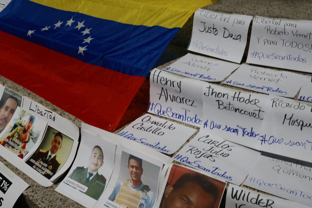 #URGENTE | 7PM hora Venezuela. Familiares siguen esperando la excarcelación de sus seres queridos.

Presos políticos inocentes, secuestrados por la dictadura.

¡LIBÉRENLOS A TODOS!
#QueSeanTodos #LibertadParaTodos