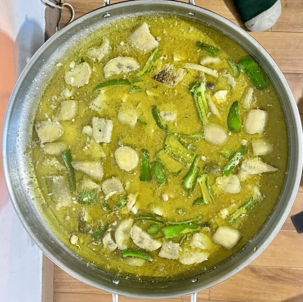 sugurukawanishi's tweet image. 気合いいれすぎてグリーンカレー10kgくらい作ってしまいました😅
材料費もやりすぎました😂

めっちゃ美味しく出来ました！

新感覚、木綿豆腐と焼き豆腐入り！

ぜひご来場下さい！