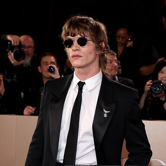 ellmercury's tweet image. fuck my life, fuck my entire fucking existence, fuck me