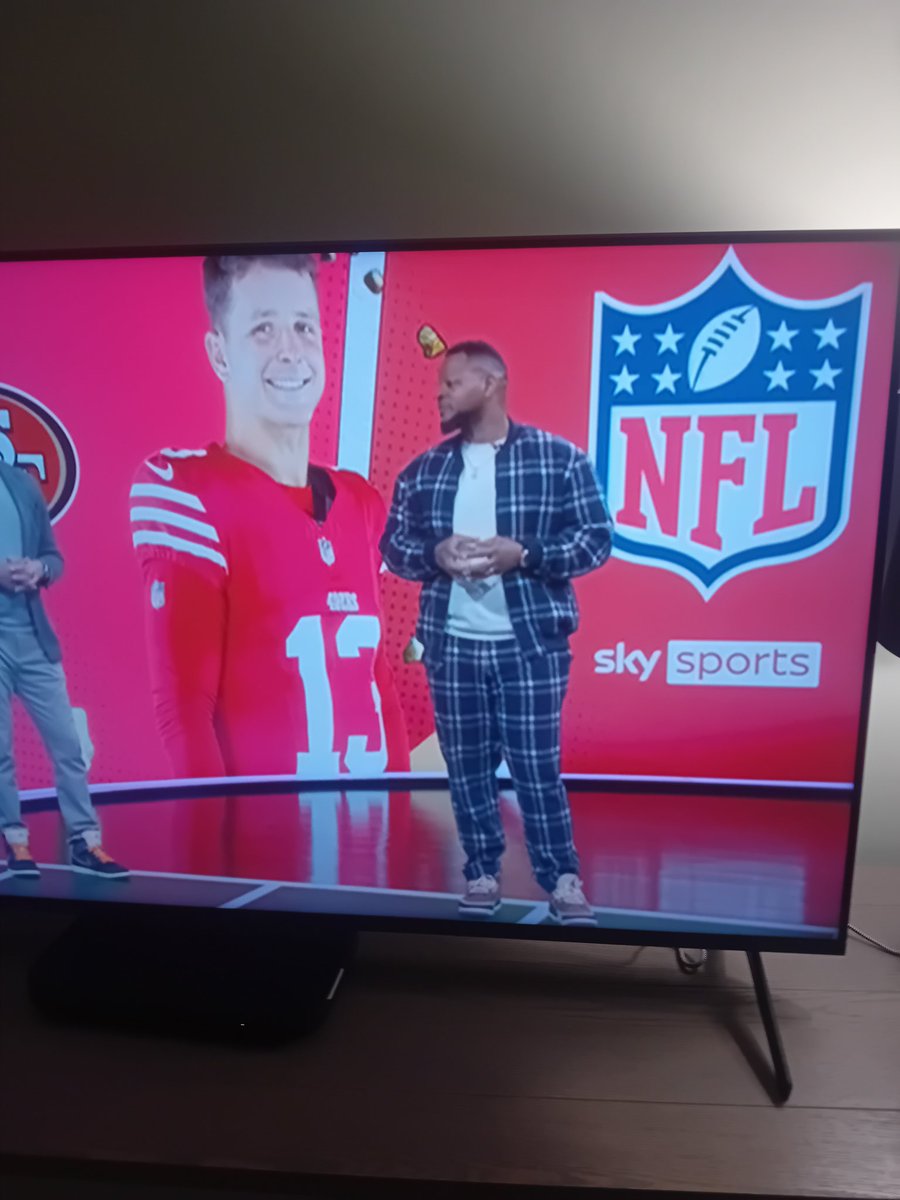 jackosham's tweet image. When you've NFL at 11 but have to be in bed by 12.