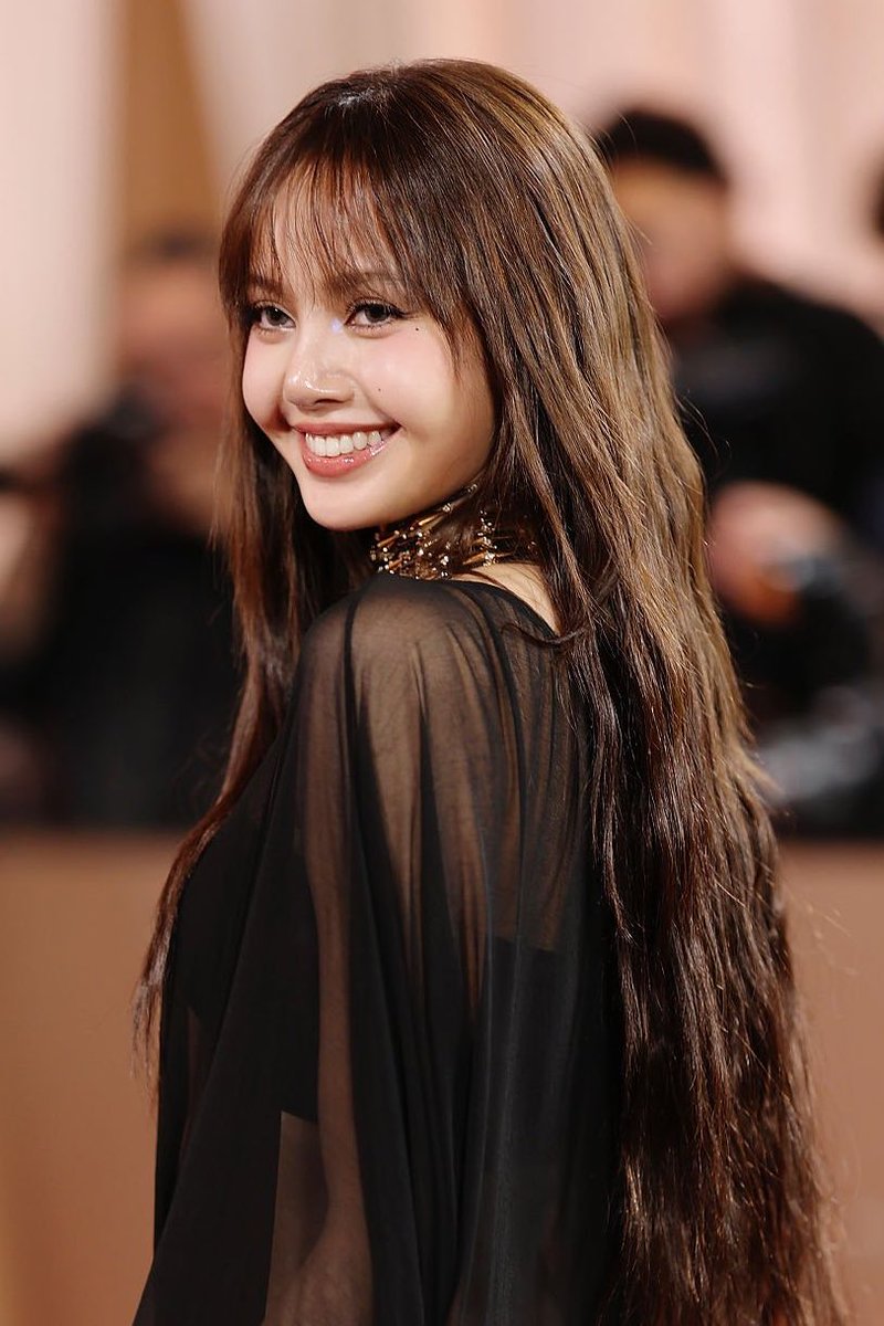 She looked simply gorgeous💛

PRESENTER LALISA MANOBAL
#LISAx83rdGoldenGlobes
#GoldenGlobes 
<a href="/wearelloud/">LLOUD</a> <a href="/goldenglobes/">Golden Globes</a> 
🧁🌐