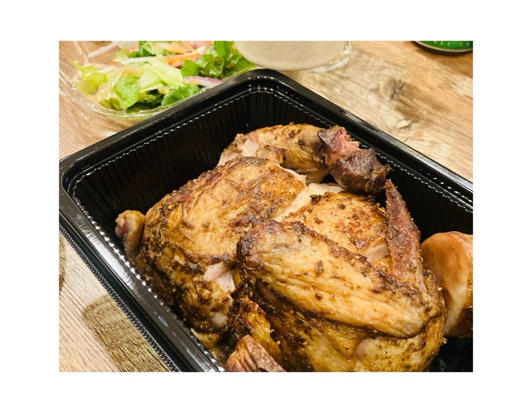 HAKU 新年会は
蟹パーティーでした🪅

たくさん集まってくださって
うれしかったです

隠れ家のような、部室のようなお店です
今年もよろしくお願いいたします