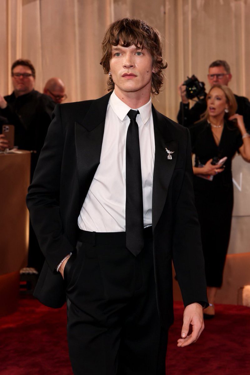 ilyaarozanovs's tweet image. oh they are taking it