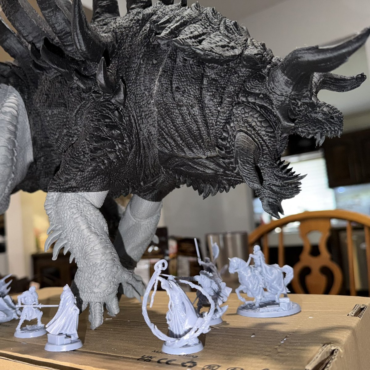 onyxminor's tweet photo. Thessarak with some of the Arthurian Legends minis to show scale. This guy is heckin’ big.
#DnD #RPG #3DPrinting #LootStudios
https://t.co/uaN5uYE5mp https://t.co/oEBlIxj5Qm