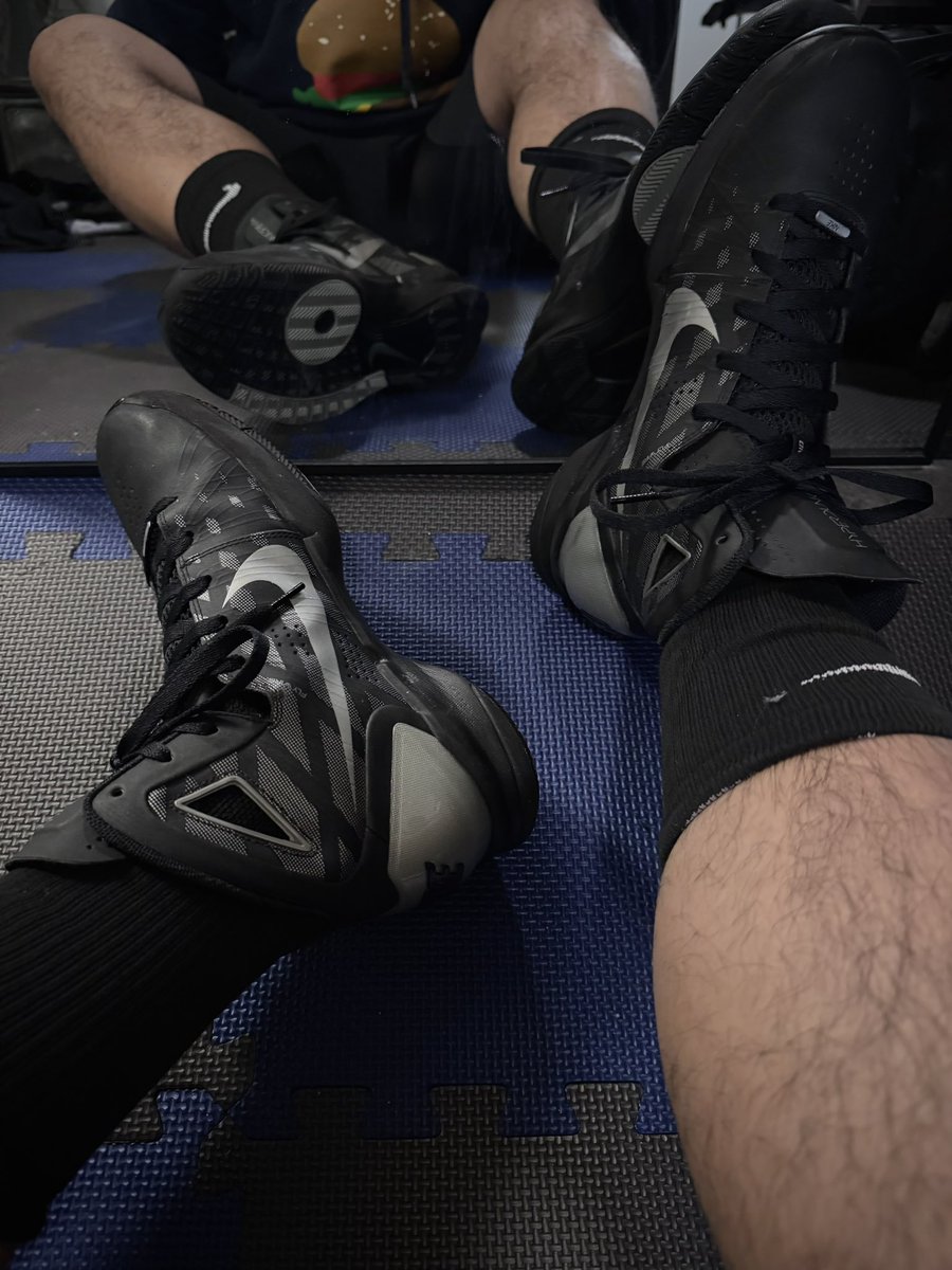 BRATWOLF_X tweet media