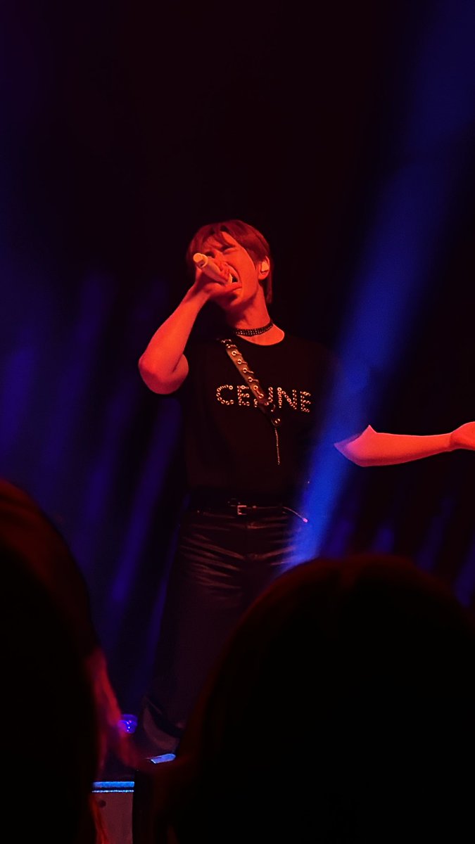 JessBar82's tweet image. Yes sir, whatever you say sir #Onew