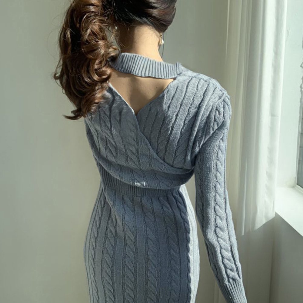 ボディラインを美しく見せてくれる細身のスリットニットワンピース
韓国風コーデにもぴったりの前後2wayニットワンピースです。
細身のシルエットが女性らしさを引き立て、ケーブル編みが温かみを感じさせるデザインとなっていますthebase.com/to_app?s=shop&…