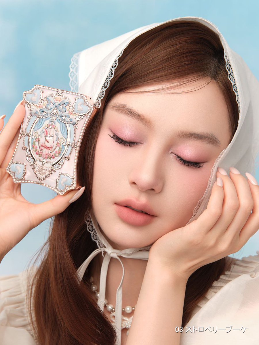 🐇 ロココシフォン アイパレット 18世紀の宮殿壁画からインスピ