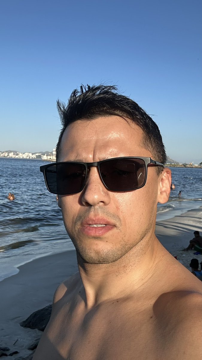 DuduDantasMMA's tweet image. Puro suco do caRIOca. Começando a semana com banho de MAR! #PRÁCIMA