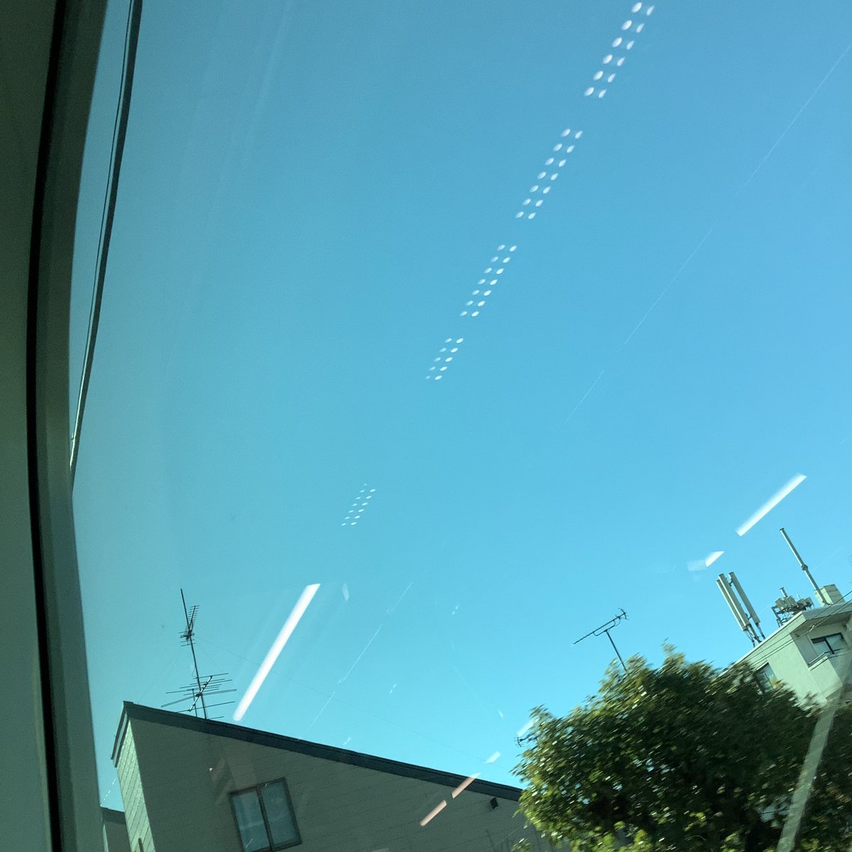 オハヨゴザイマス

ご利用希望ないので
本日、荒木町の営業はおやすみを頂きます

溝の口に向かっています

お近くにいらっしゃる方
いましたら
乾杯。🍻しましょ😊