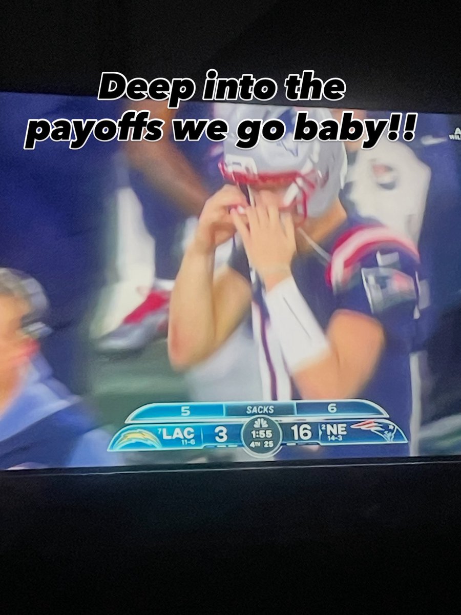 Pirategiz's tweet photo. Let’s go @Patriots @DrakeMaye2 #NFLPlayoffs #pats #Massachusetts #musician #teacherlife https://t.co/tiOiGkBBG7