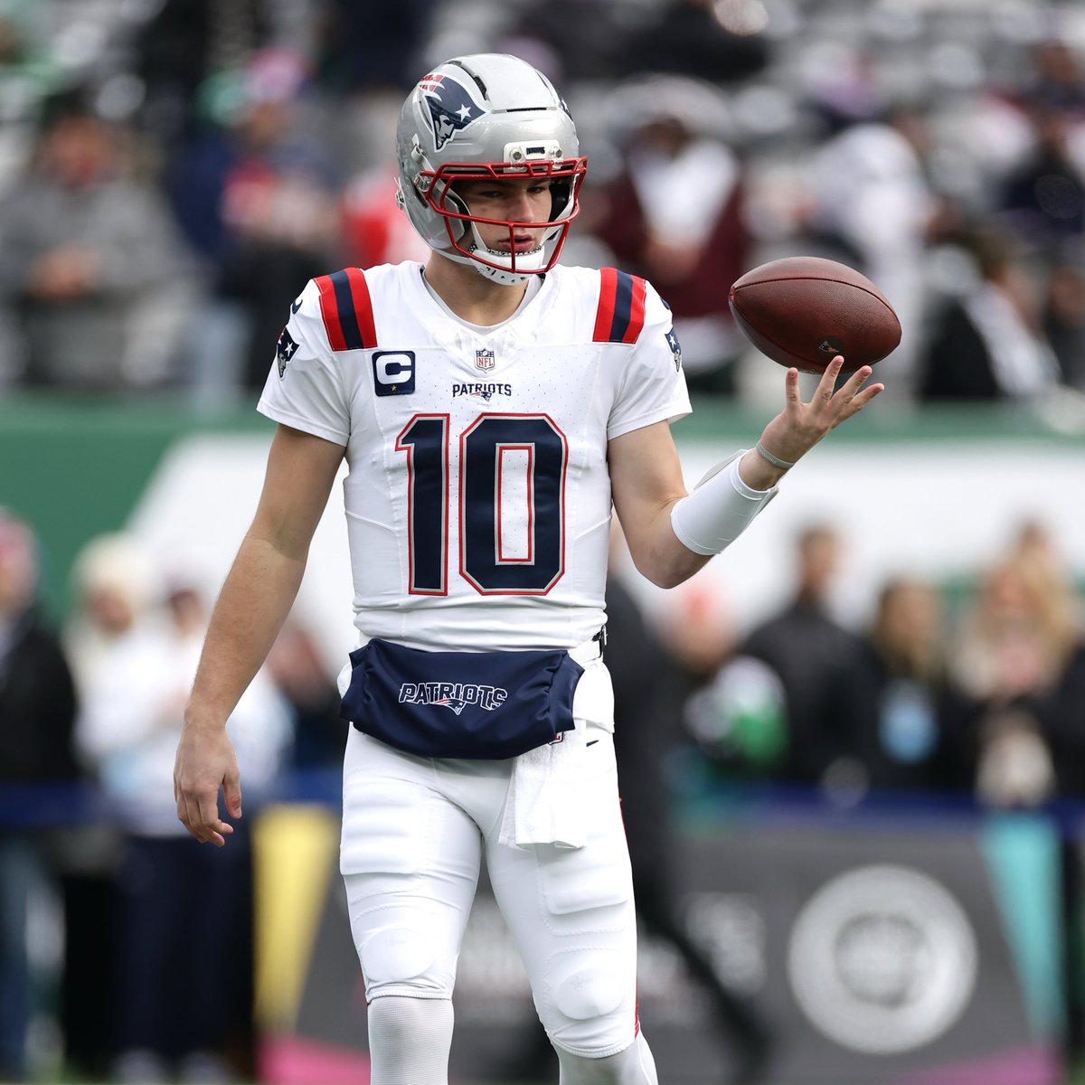 FanDuel's tweet image. List of Patriots QB's to get a playoff win since 2000:

-Tom Brady
-Drake Maye

That's it 🔥