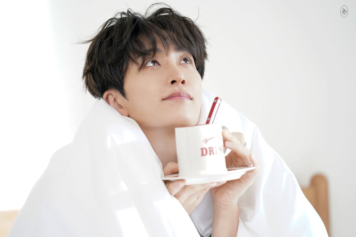 YOUNGJAExArs's tweet image. YOUNGJAE Season’s Greetings Photo Sketch 
— January with YOUNGJAE

🔗youngjaexars.com/contents/69647…

#영재 #YOUNGJAE
#DrawingOurDay #January