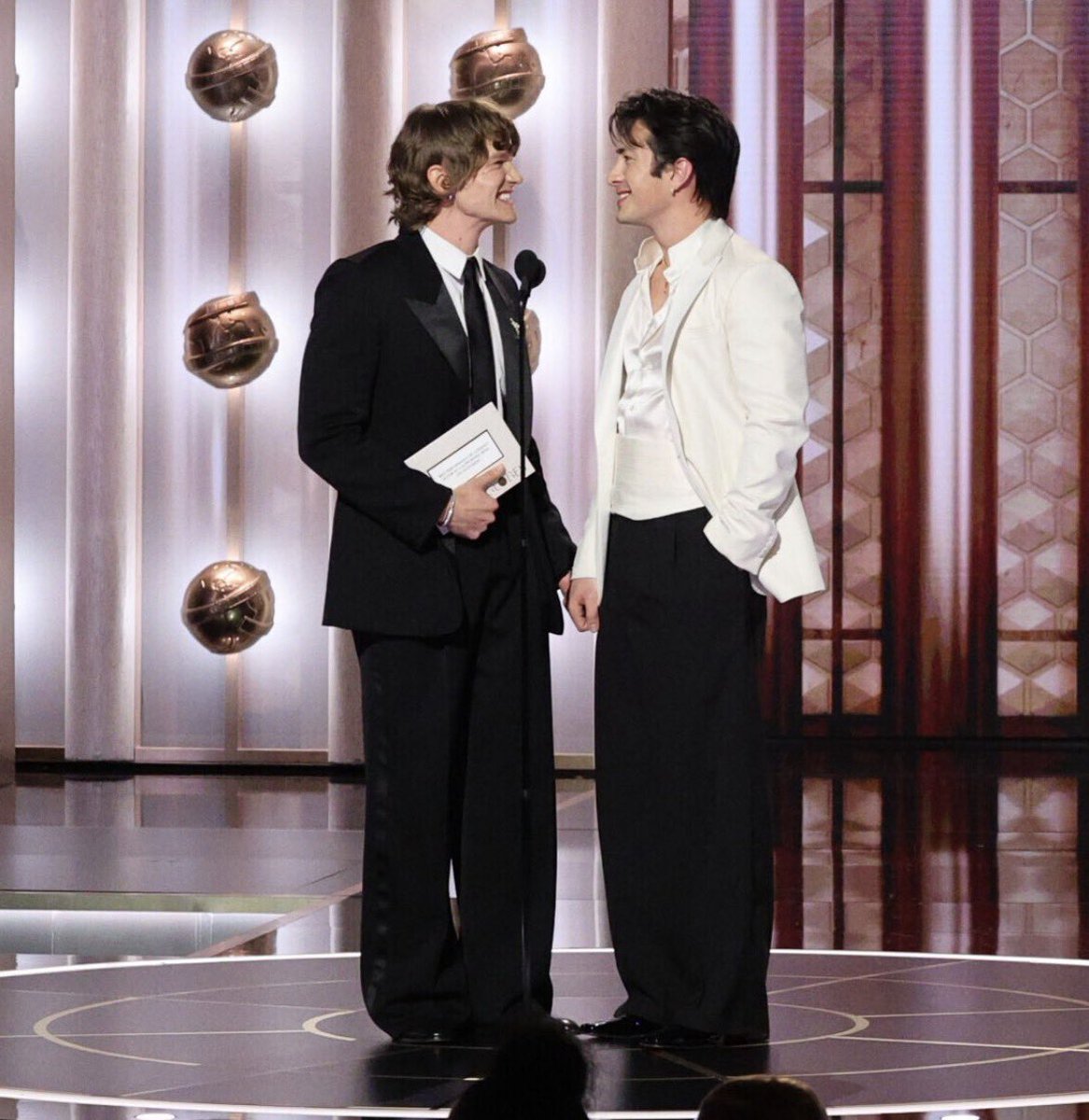 their smiles their hands ohhhh my babies 😖😖😖😖😖😖😖😖