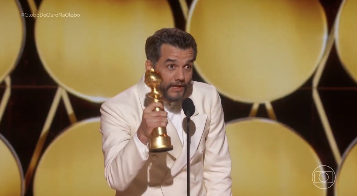 eu estive aqui / eu continuo aqui 

#GoldenGlobes