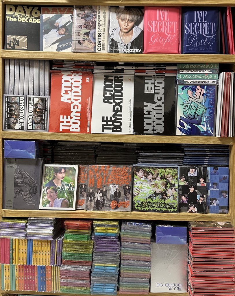 peachyndiseph's tweet image. 「 GIVEAWAY 」

⤷  10 WINNERS OF SEALED ALBUM 

— like, rt &amp;amp; follow 🛎️
— reply with your desired album 
— will end this sunday !