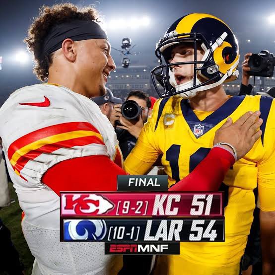 Sam_____219's tweet image. Bears and Rams in the 4th quarter after a 13-7 score at the end of the 3rd quarter: