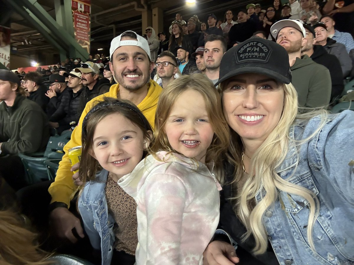 courtneyforce's tweet image. Supercross Anaheim! We took the girls for their first time seeing Supercross last night with family &amp;amp; friends, and they were blown away. What an awesome time! Plus they loved seeing anyone in pink. 💞