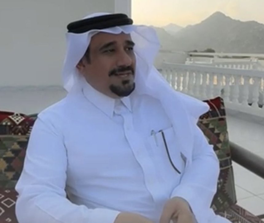 مدير مستشفى نمرة (حسين المنتشري)
عميد كلية القنفذة التقنية (حامد المنتشري) السابقان
أسرة #الزوبعي، قبيلة #بني_المنتشر 
#العرضيات
أحسن الله عزاءكم بالعميد عبدالله علي الزوبعي الذي وافته المنية فجأةً بعز شبابه يخدم وطنه وينتظر رتبته الجديدة لكن ماعند الله خير له عسى رحمة ربي تتولاه