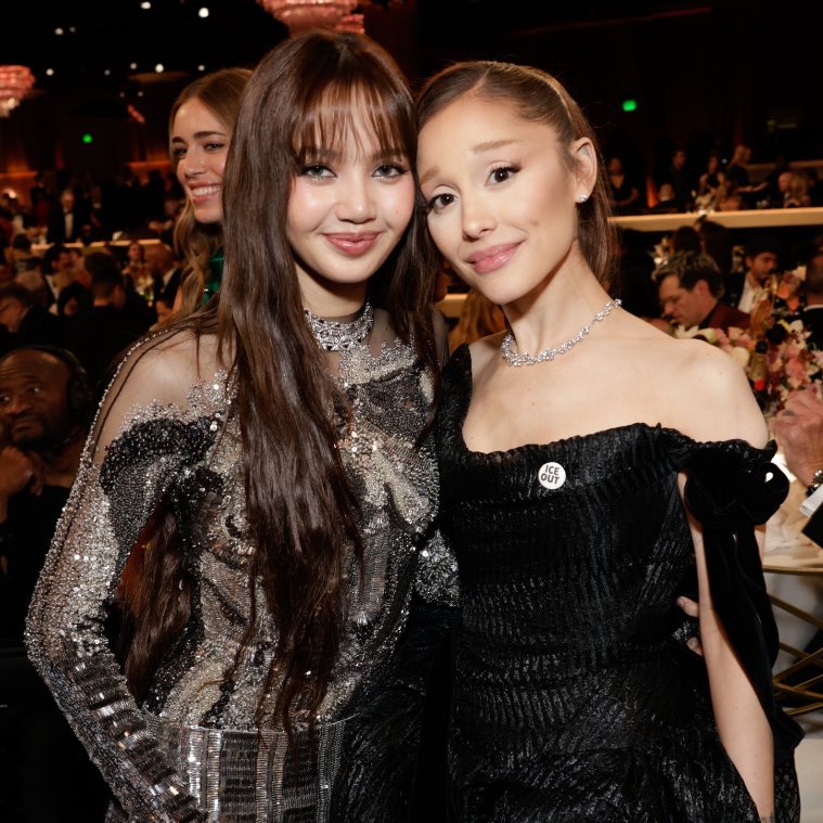 acervochaelisa's tweet image. ARIANA GRANDE WITH

ROSÉ                                                                   LISA