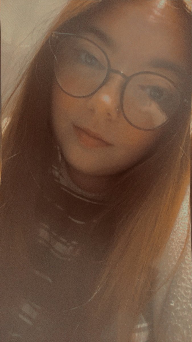 iseegoddessredd's tweet photo. These eyes will drag you in every time… so kneel and worship with your wallet 💸 https://t.co/8rnAn86sb5