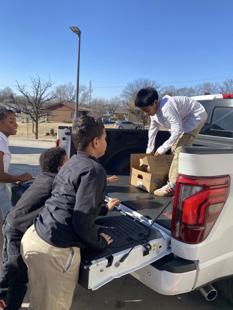 Holy Savior Angels tweet media