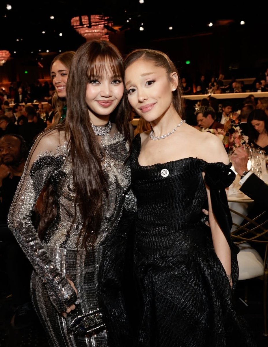 blckpinkpic's tweet image. LISA AND ARIANA GRANDE