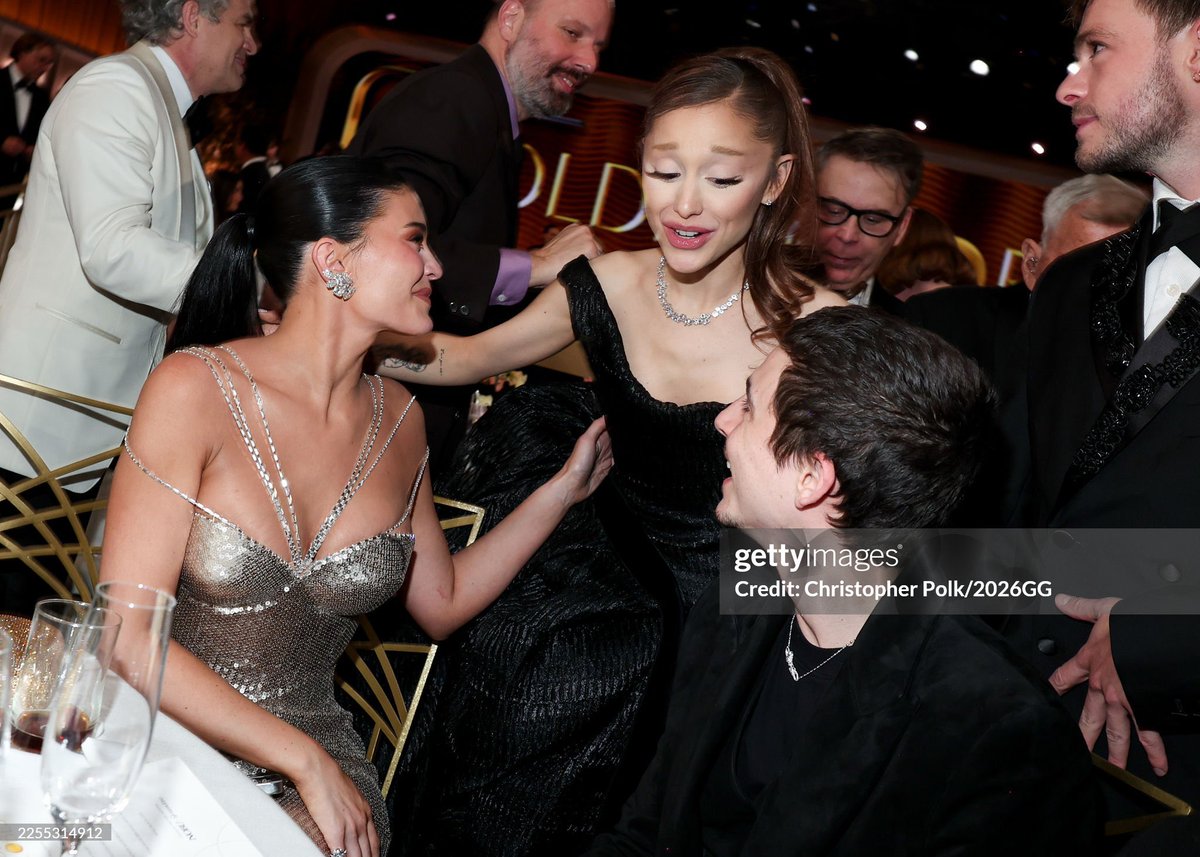 rudyIopez's tweet image. ariana with timmy and kylie? she’s a social girl!