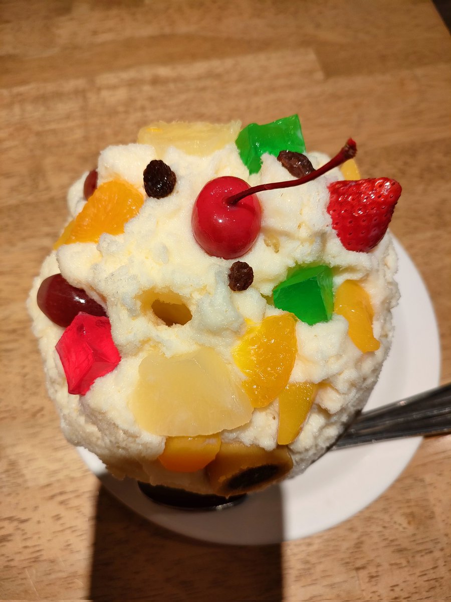 Hba4Rk's tweet photo. @DJ_Sodagatuo 白熊は食べた？
寒いか…🥶 https://t.co/8BbfFRLgu7