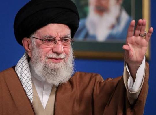 Власть Ирана намерена казнить по ускоренному "судебному процессу" осуждённых лидеров протеста. Первая группа "будет казнена в среду утром после молитвы фаджр путём повешения до смерти публично, в соответствии с исламским законодательством."
Трамп АУ! Где обещанная помощь?