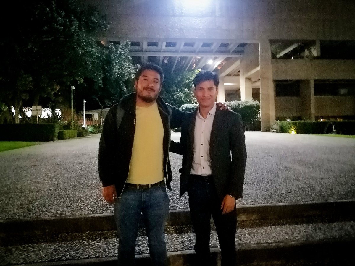 Feliz cumpleaños mi estimado y apreciado amigo 𝗝𝗲𝗶 𝗩𝗶𝗰𝘁𝗼𝗿𝗶𝗮 Barrales. Largura de años para ti en este nuevo ciclo biológico. 🍰

Fotos cuando estuvimos en las instalaciones del Colegio de México.