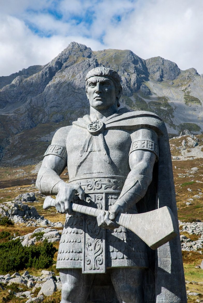 Se rud breagha a th'ann a cairgein a' tiormachadh 'sa ghrèinn. Caragheen  drying in the sun is a thing of beauty. The spelling of \, image size:784x1168