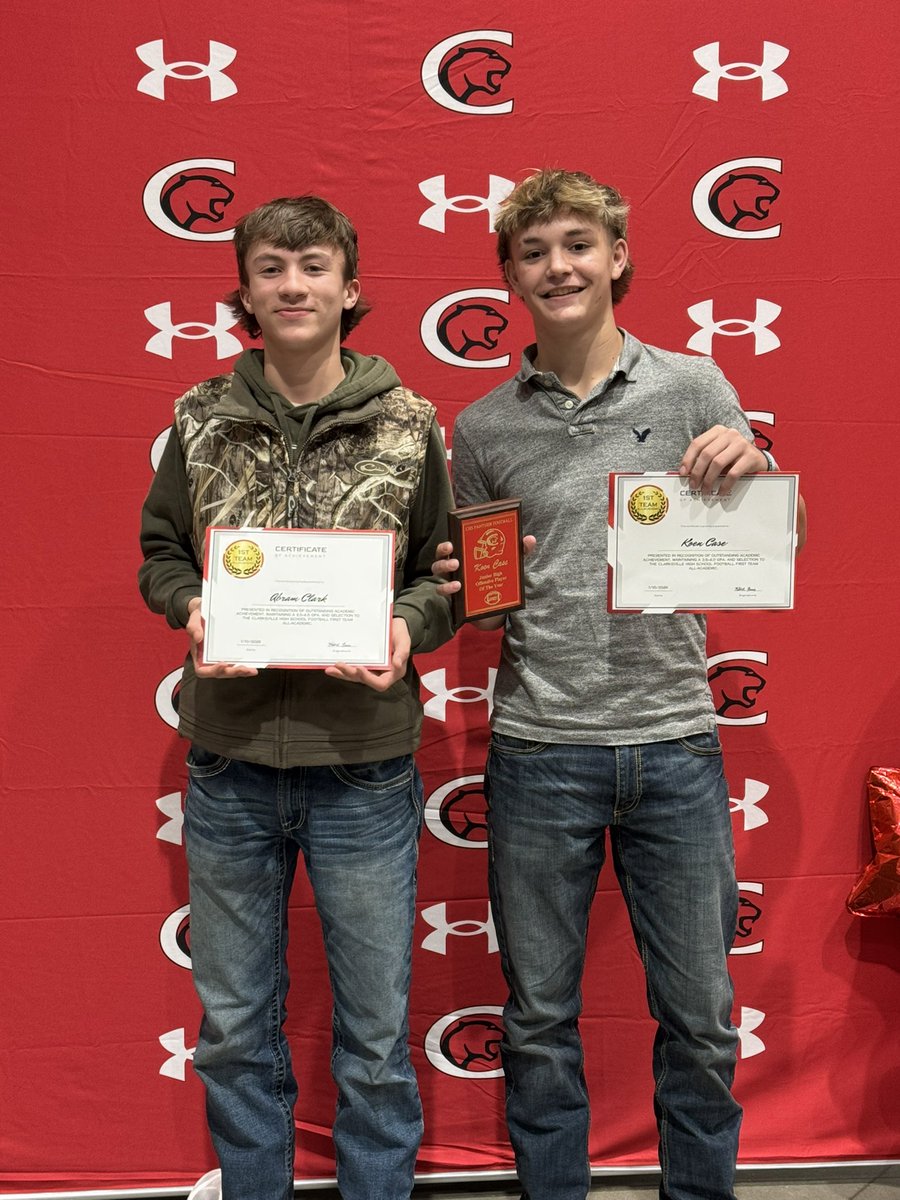 Freshman year football banquet. 
1st Team All Academic for 3.5 gpa and higher
Offensive player of the year with
 6 big plays
4 touchdowns
409 receiving yards averaged 13 yards per reception 
2.5 per carry with 56 rushing yards total
23 tackles
#Freshman #football #stats