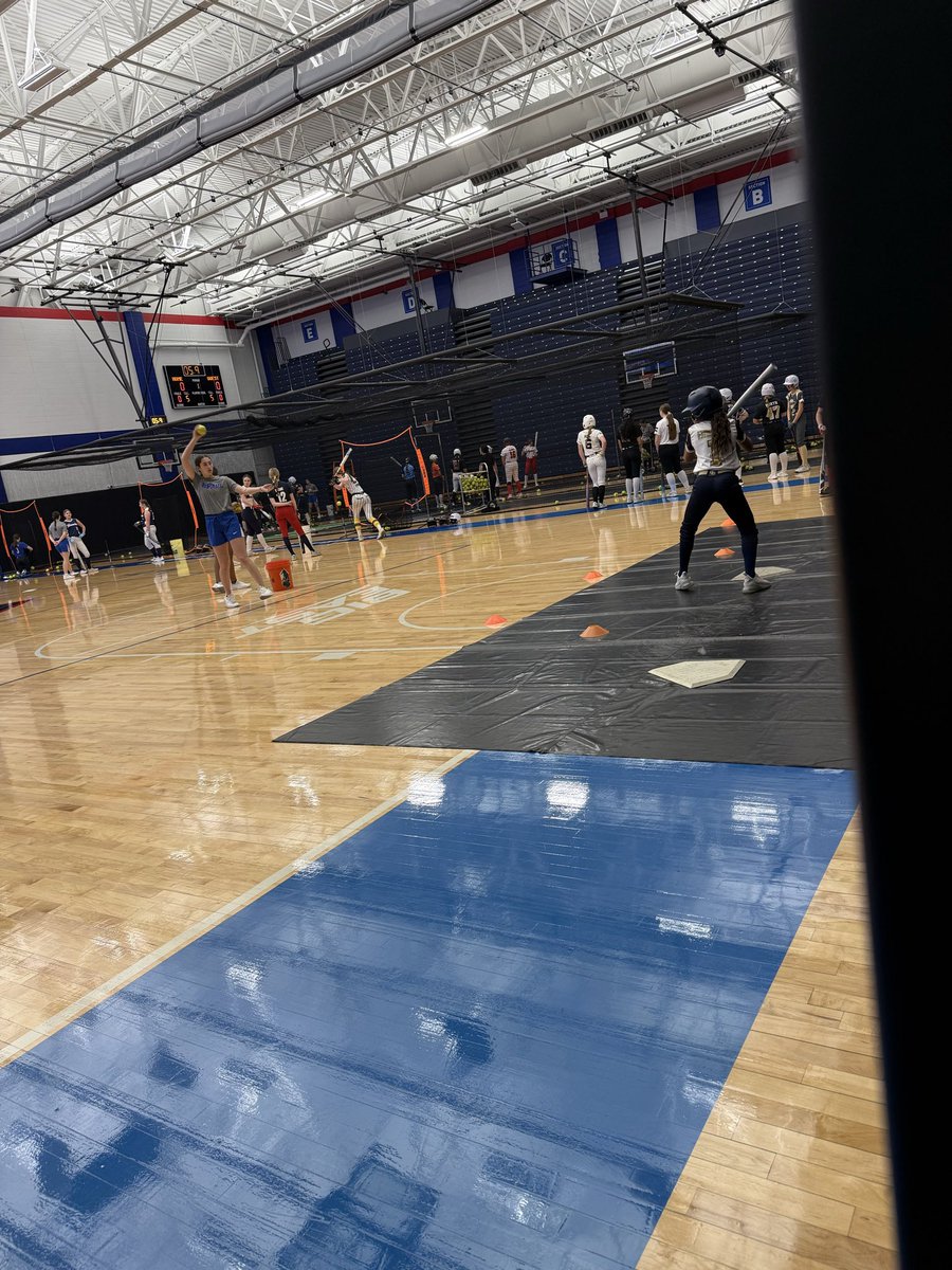 AddyEdwards2032's tweet photo. Got some more experience at the DePaul hitting and pitching camp this weekend.
@DePaulSB
#IndianaMagicGold https://t.co/fl4prg71UB