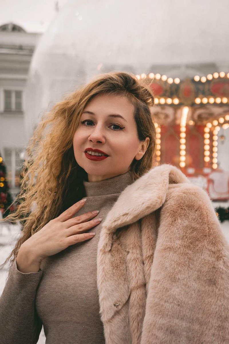 mitkll's tweet image. Biển xanh, cát trắng, nắng vàng... và tui đang ở đây chứ không phải họp zoom! 🏖️ #Umi @Pact_Swap @_technotainment @YOM_Official