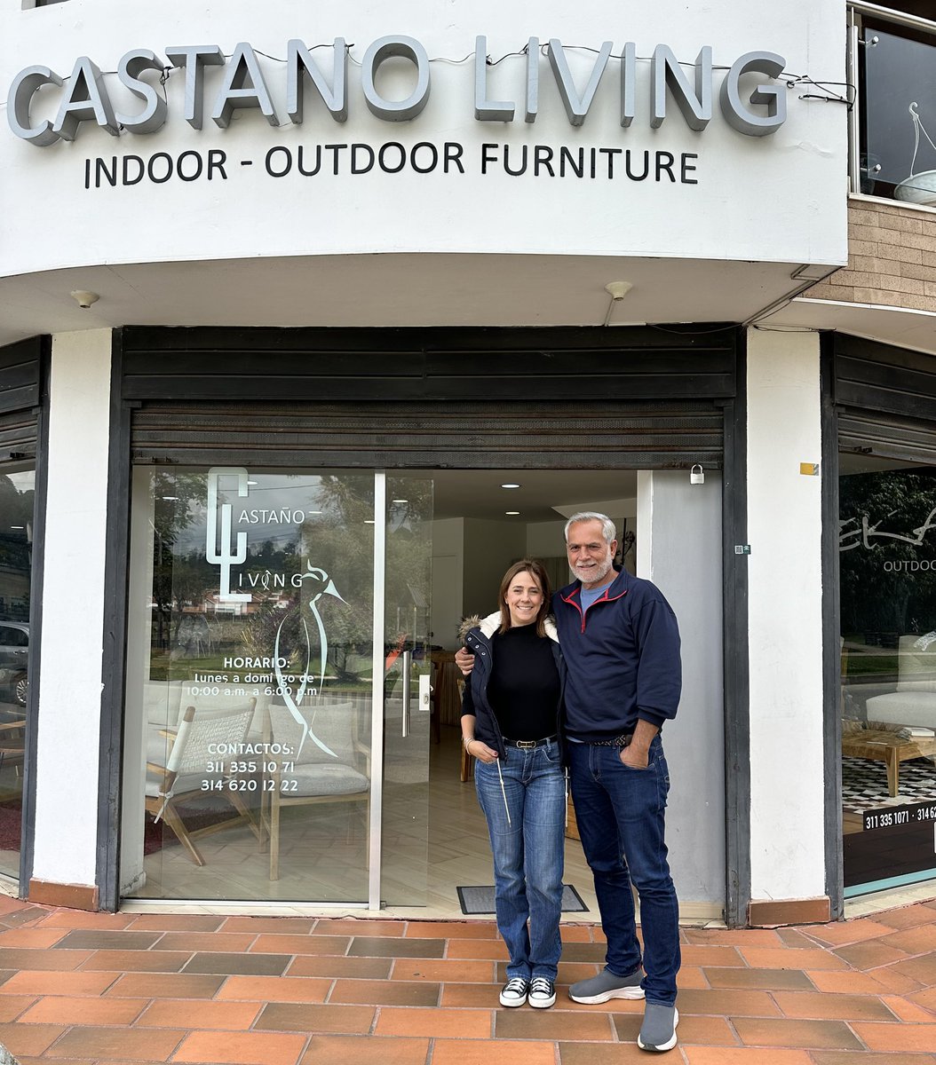 ArgiroCasta888's tweet image. A mis amigos del centro democrático en Bogotá. 
Les dejo como sugerencia de acompañar a esta gran mujer llena de experiencia y con ganas de trabajar por la ciudad. 
Mi amiga @JuanitaSanin 
No 111 por la cámara en Bogotá.